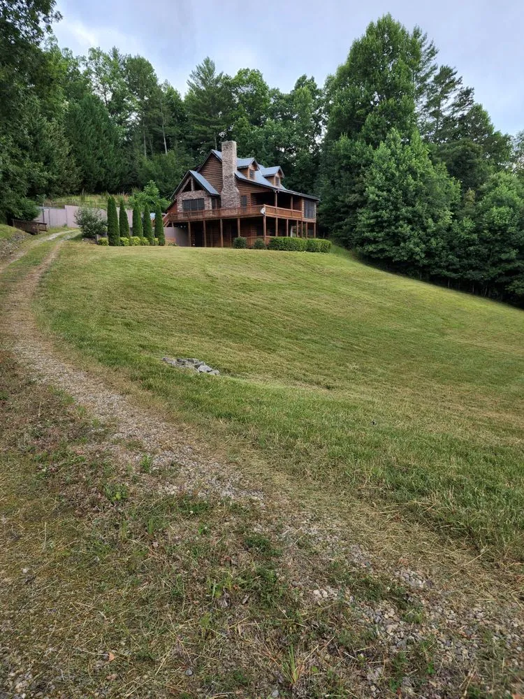 Local yard cleanup service near you in Hiawassee, GA by Mountain Miracle Lawn Care & Home Services