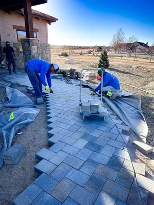 Mountain Paving Logo