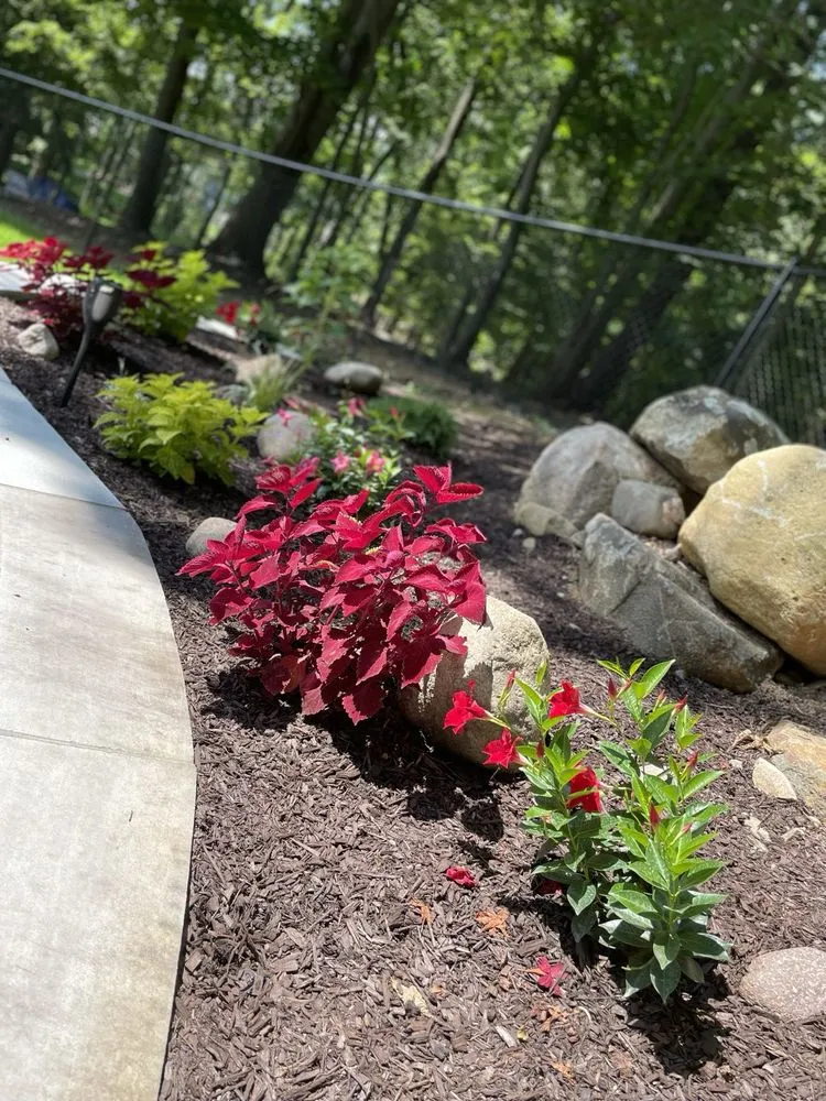 Local landscaping services in Elmwood Park, NJ by Mountain Ridge Landscaping Maintenance & Design