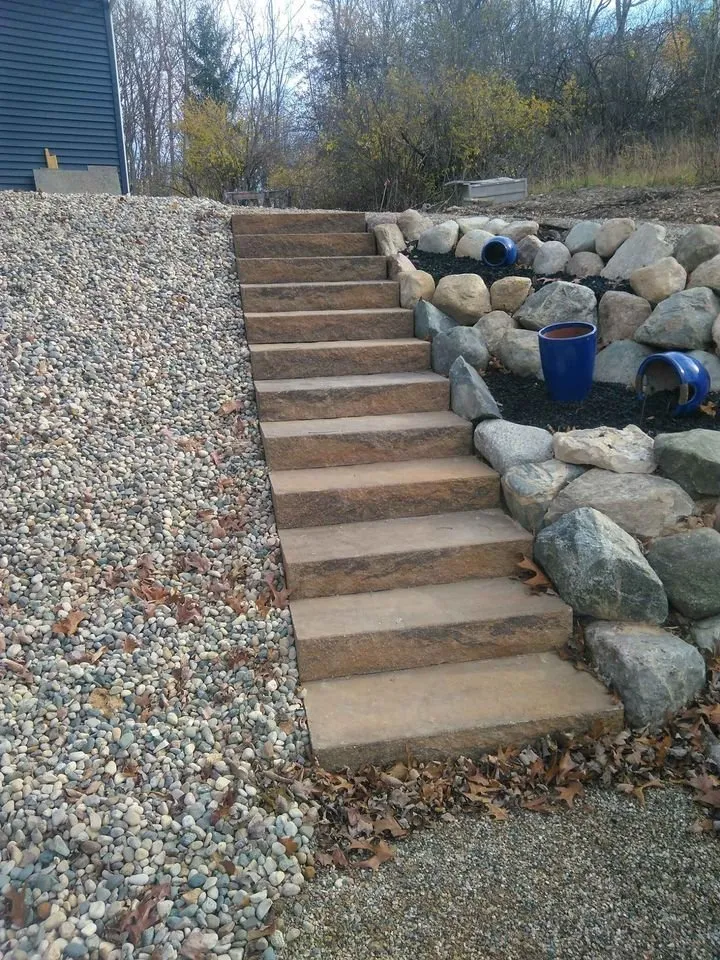 Top-rated yard maintenance for beautiful yards in Grand Rapids, MI by Mountain Side