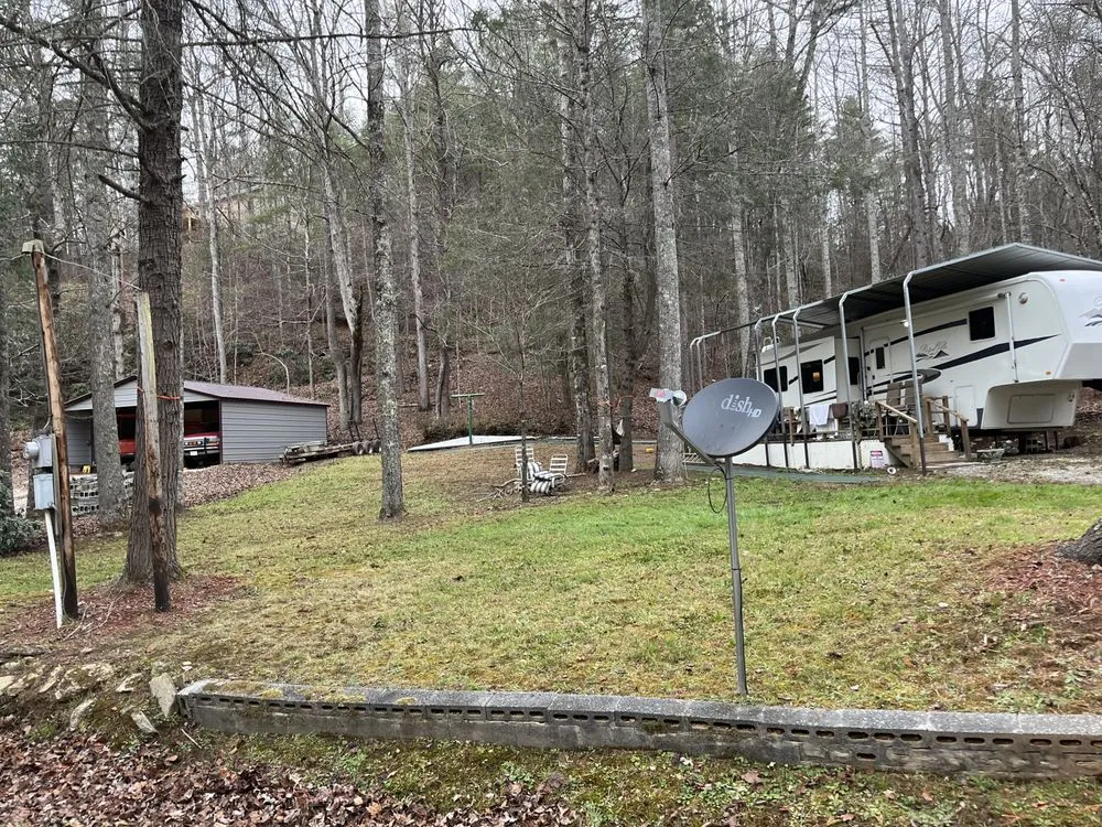 Top-rated yard cleanup service experts serving Hendersonville, NC - Mountain Top Landscaping