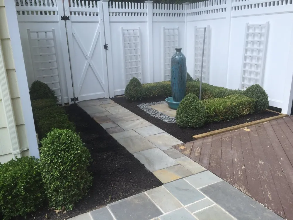 Expert garden landscaping experts serving Cromwell, CT - Mountain View Landscape