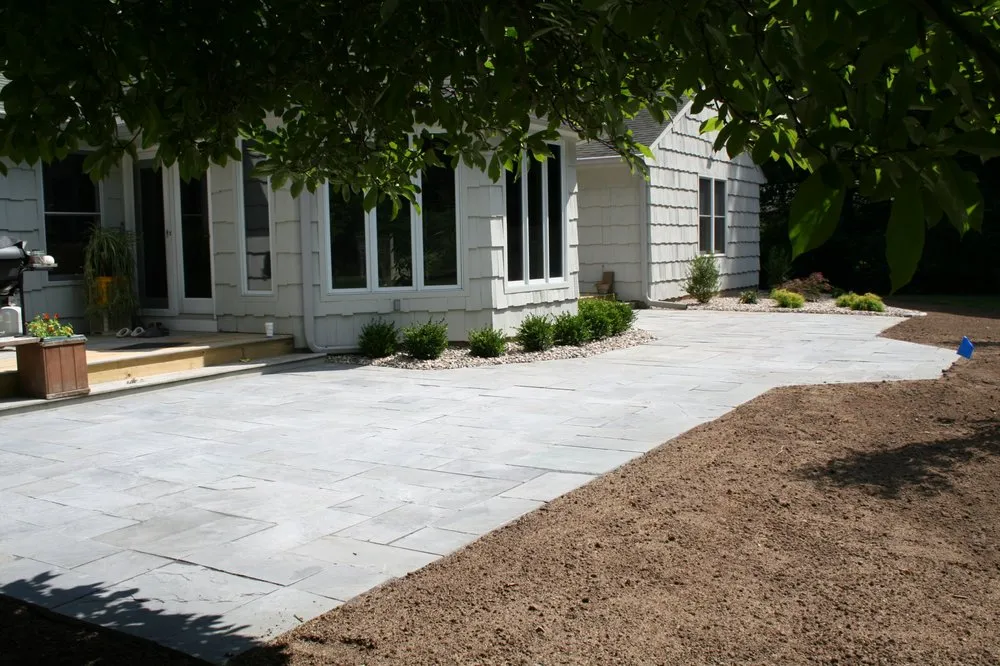 Top-rated lawn mowing service in Cromwell, CT by Mountain View Landscape