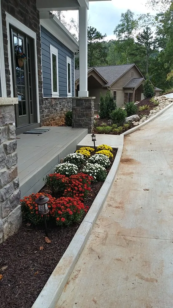 Affordable lawn care service in Knoxville, TN - Mountain View Lawnscapes