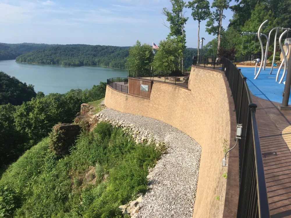 Expert yard maintenance in Albany, KY - Mountain View Nursery