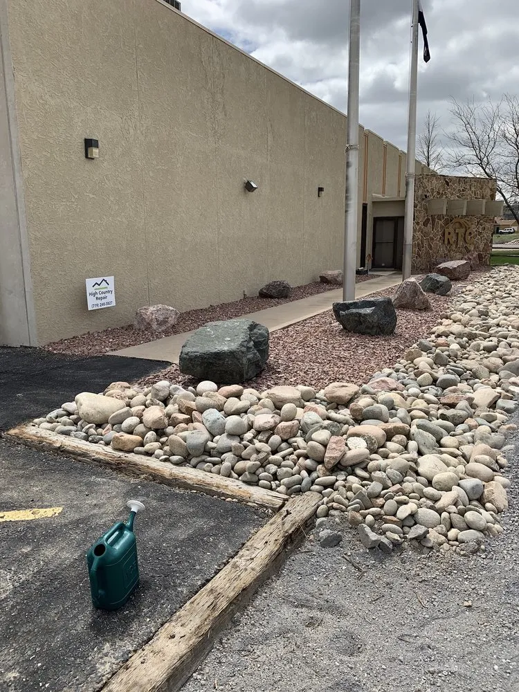 Professional outdoor landscaping in Pueblo, CO by Mountain View’s landscape and supply