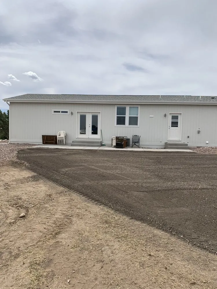 Custom yard cleanup service in Pueblo, CO by Mountain View’s landscape and supply