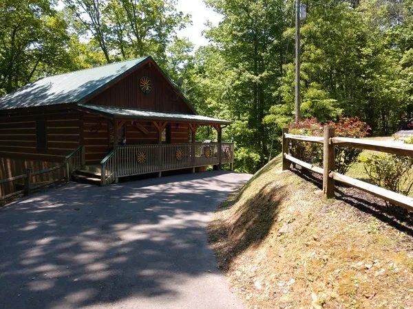 Expert landscaping services in Sevierville, TN by Mountain Willow Lawn Care