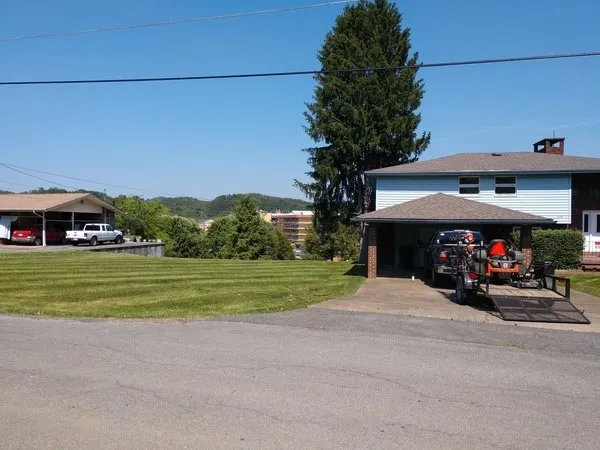 Affordable garden landscaping for beautiful yards across Sevierville, TN - Mountain Willow Lawn Care