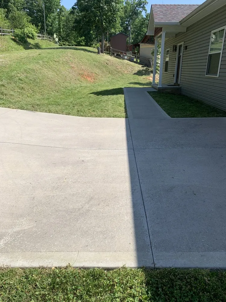 Top-rated yard cleanup service for homes across Sevierville, TN - Mountaineer Mowing & mulching