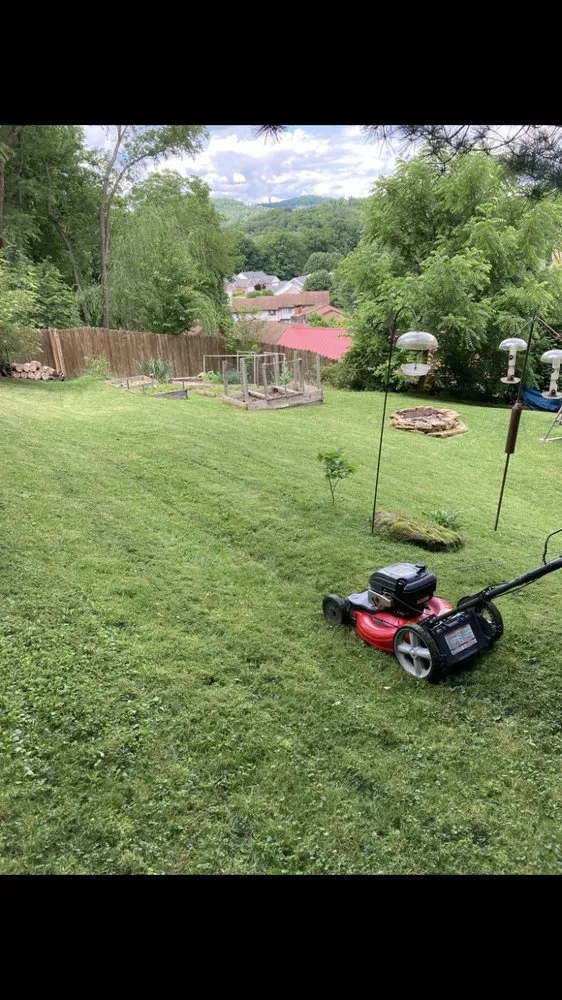 Trusted landscape installation for year-round maintenance in Morgantown, WV by Mountaintop Lawn & Mulching