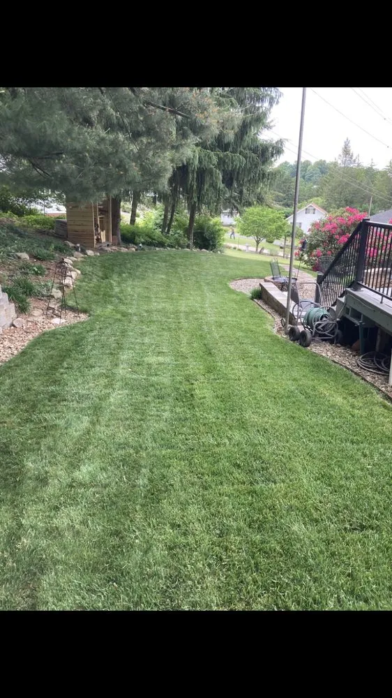 Professional lawn mowing service in Morgantown, WV by Mountaintop Lawn & Mulching