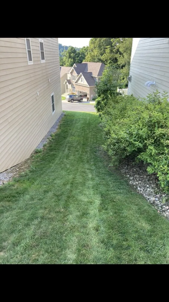 Professional residential landscaping experts serving Morgantown, WV - Mountaintop Lawn & Mulching