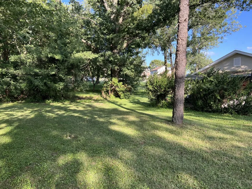 Trusted lawn mowing service experts serving Murfreesboro, TN - Moussa Enterprises Lawn Care Services