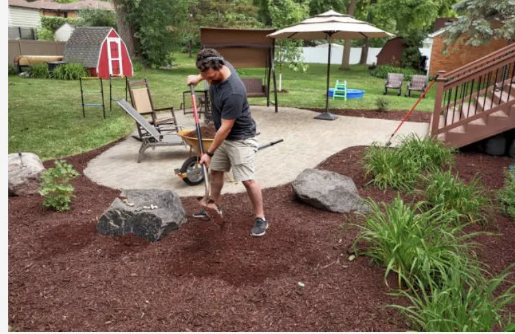 Top-rated lawn mowing service in Williamson, AZ by Moving Dirt