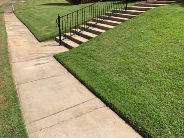 Affordable outdoor landscaping experts serving Ridgeland, MS - Mow & Blow