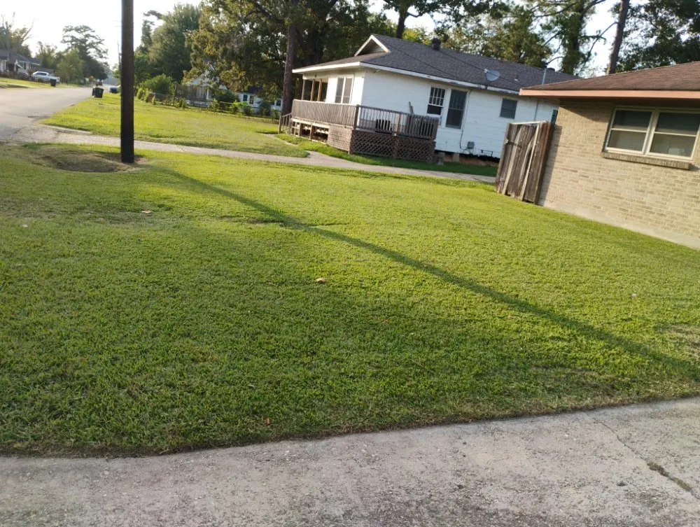 Custom residential landscaping with custom design across Baton Rouge, LA - Mow & Go Lawn Service