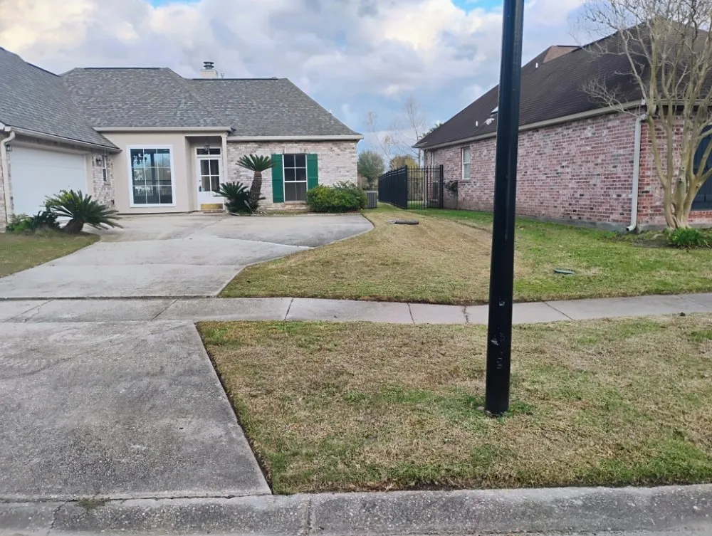 Top-rated landscape design experts serving Baton Rouge, LA - Mow & Go Lawn Service