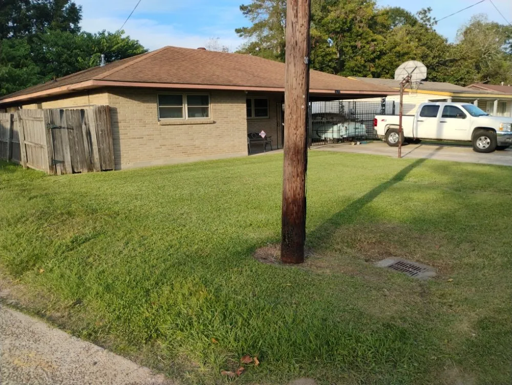 Expert lawn mowing service in Baton Rouge, LA - Mow & Go Lawn Service