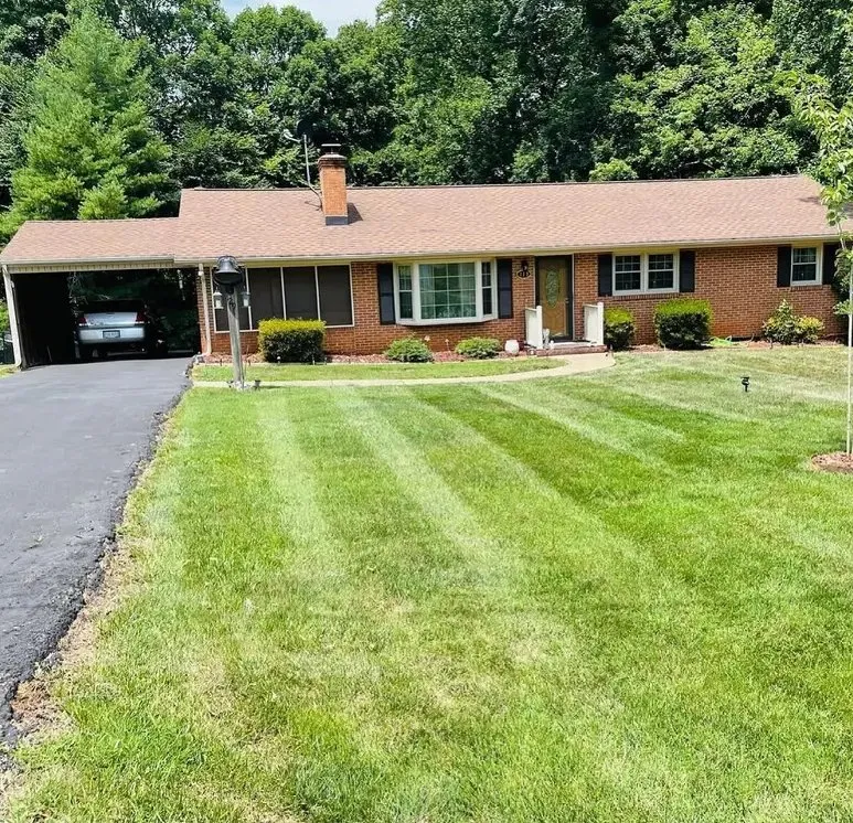 Affordable landscaping services experts serving Arlington, TX - Mow & Grow Lawncare