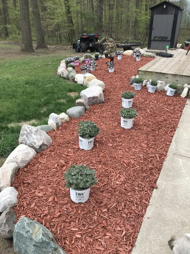 Reliable garden landscaping in Chesaning, MI - Mow & Snow