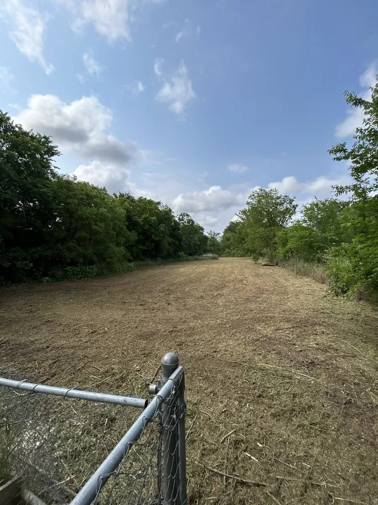 Custom yard maintenance experts serving Smithville, TX - Mow and Go Lawncare