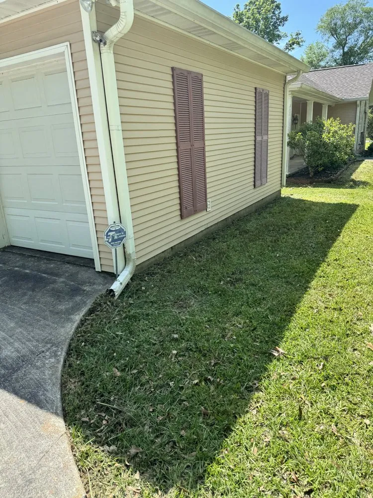 Custom lawn care service for homes in Walker, LA by Mow Betta Grass Cuts