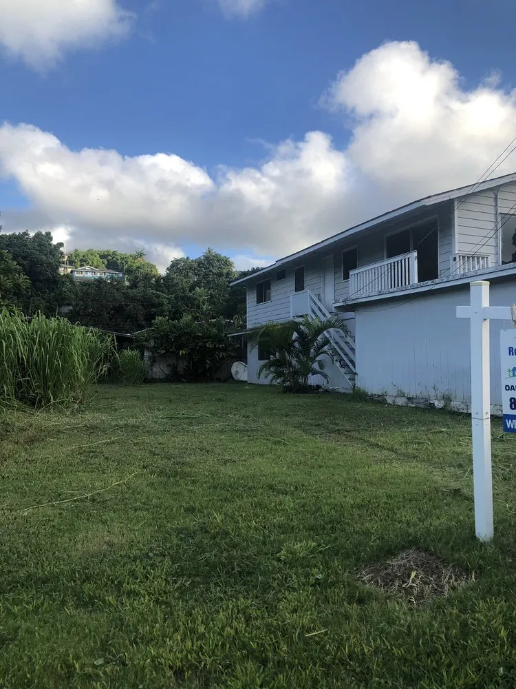 Professional yard cleanup service experts serving Mililani, HI - Mow Betta landscape