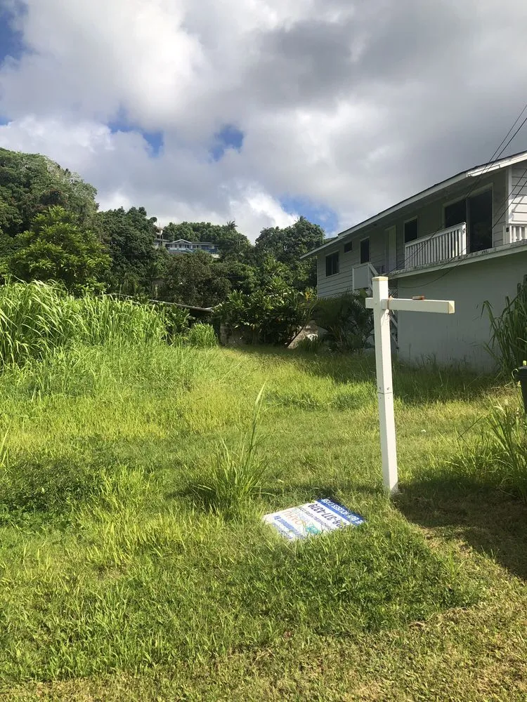 Expert yard maintenance for homes across Mililani, HI - Mow Betta landscape