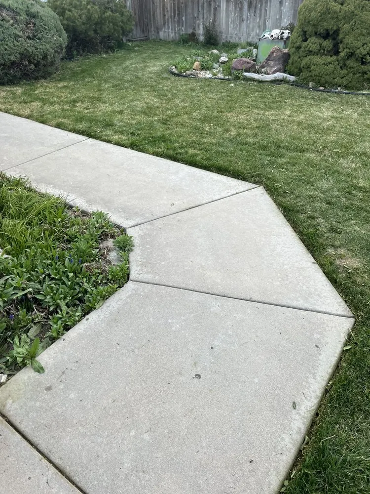 Local residential landscaping in Kuna, ID by Mow better lawn care