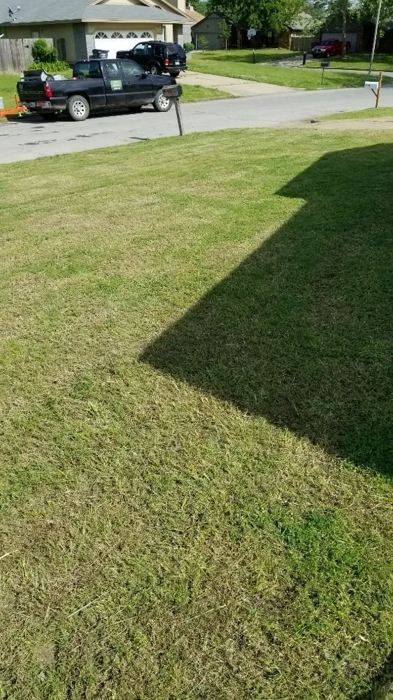 Top-rated landscape installation in Mounds, OK by Mow-Co