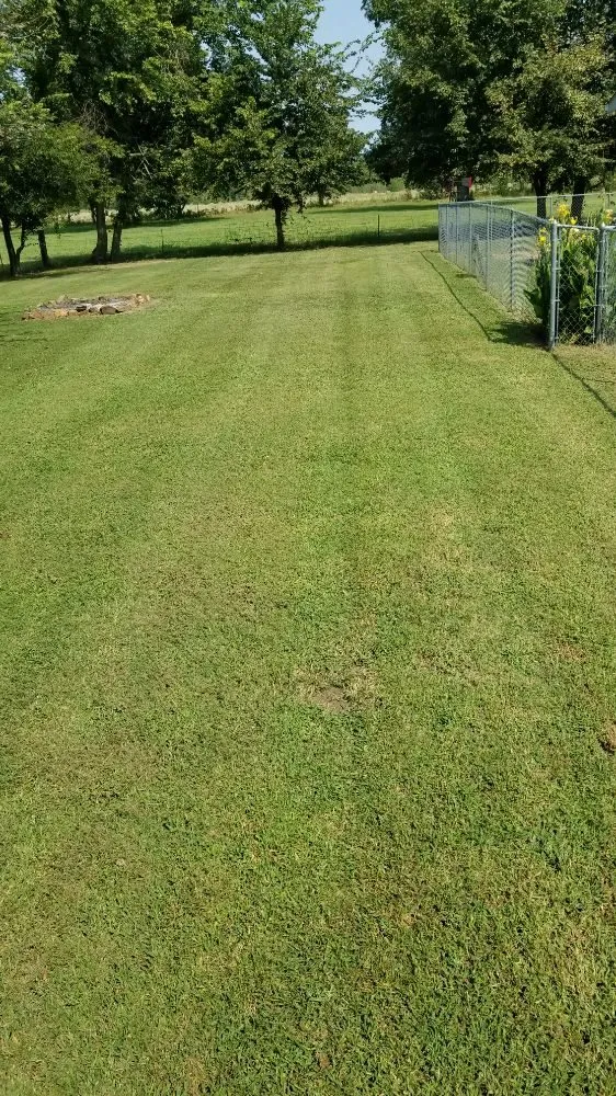 Top-rated landscape installation in Mounds, OK by Mow-Co