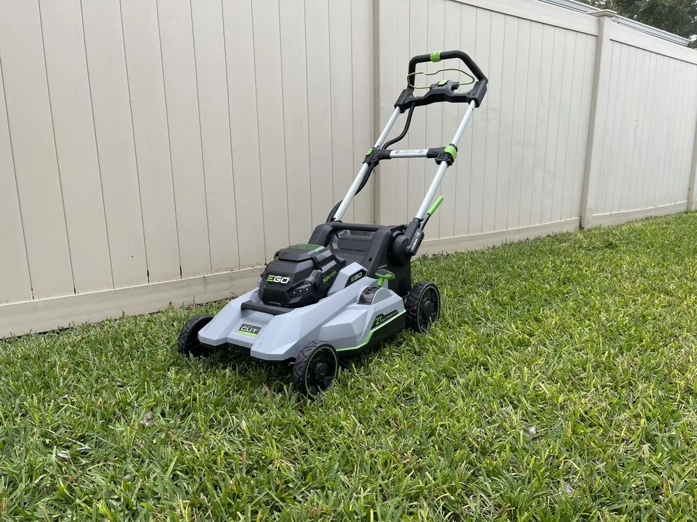 Custom lawn mowing service for residential properties in Winter Garden, FL by Mow Eco Friendly