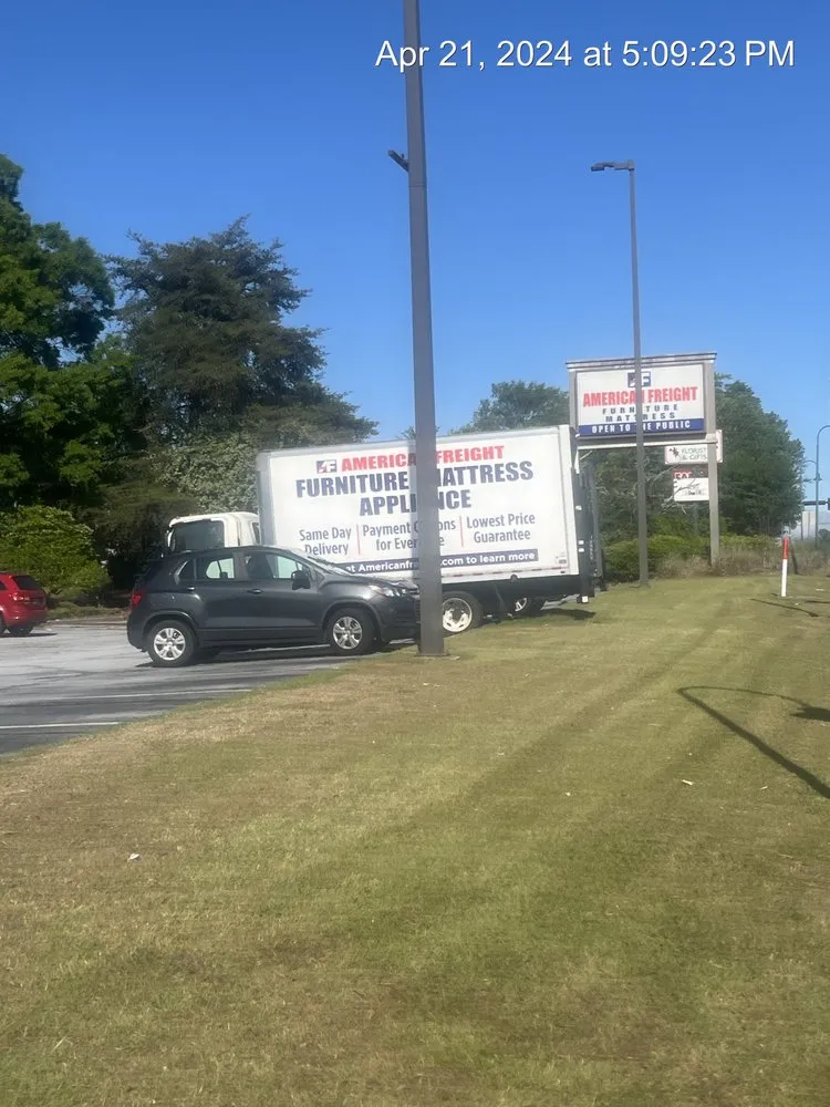 Top-rated yard cleanup service with custom design in Riverdale, GA by Mow Goatz Lawn Service