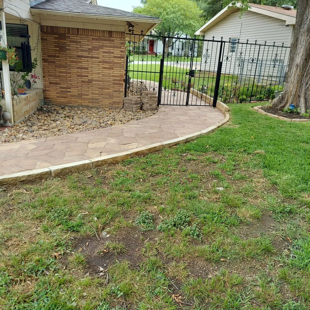 Trusted lawn mowing service for year-round maintenance in Edgecliff Village, TX by Mow Green Landscaping