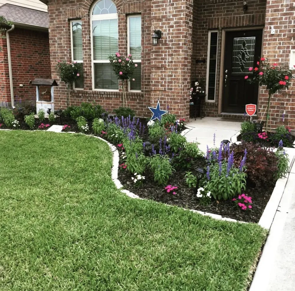 Trusted landscape design for year-round maintenance in Edgecliff Village, TX by Mow Green Landscaping
