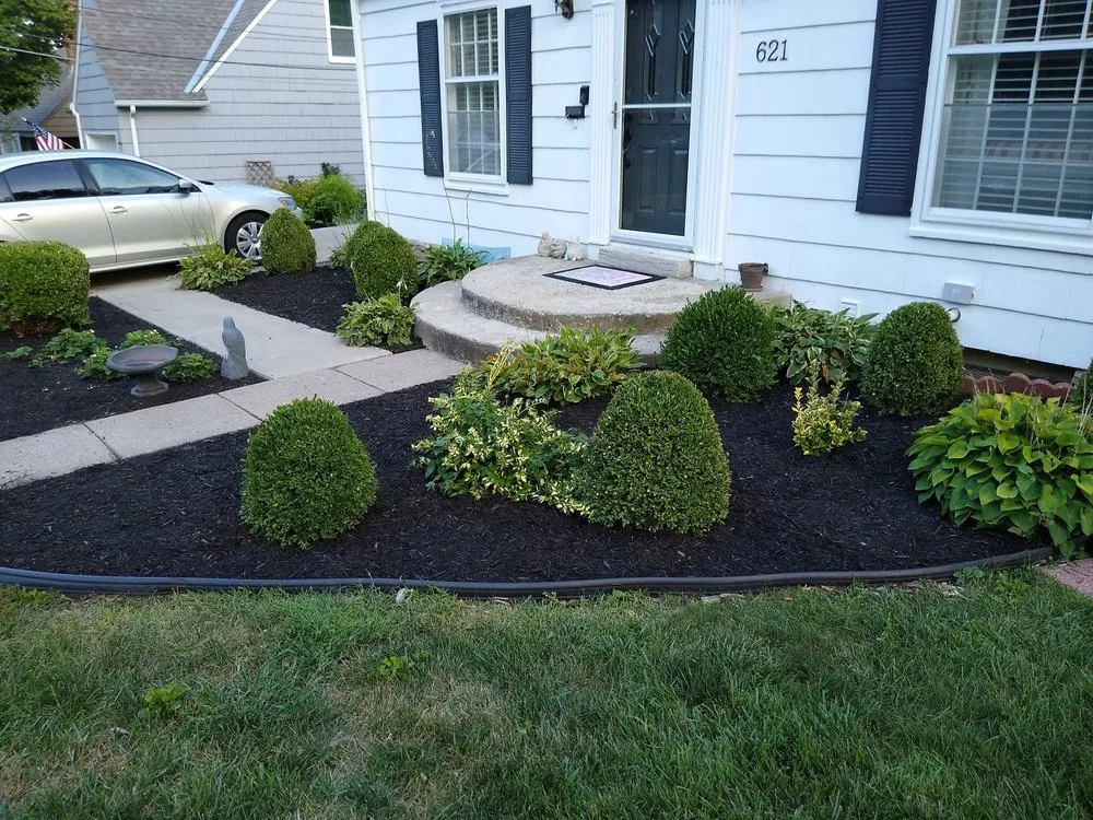 Custom residential landscaping experts serving Navarre, FL - Mow Green Lawn Care