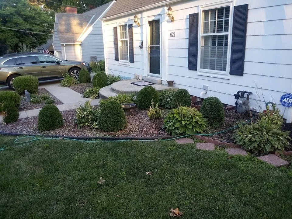 Expert yard maintenance for homes across Navarre, FL - Mow Green Lawn Care