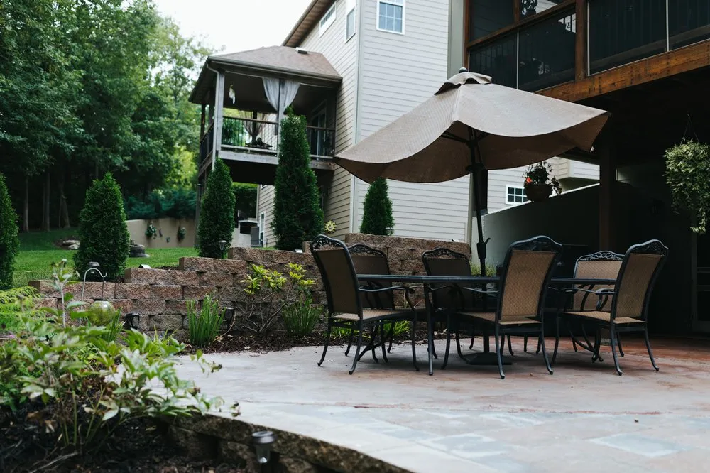 Custom outdoor landscaping in Columbia, MO by Mow-It-Alls