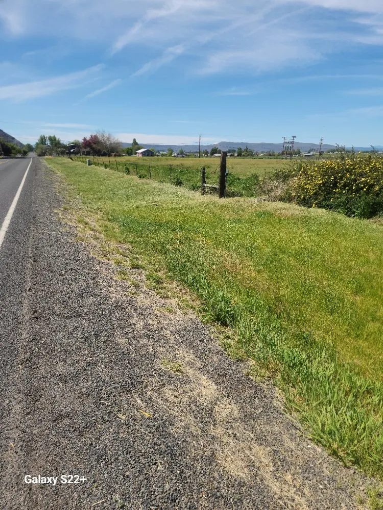 Local residential landscaping in Klamath Falls, OR by Mow-It