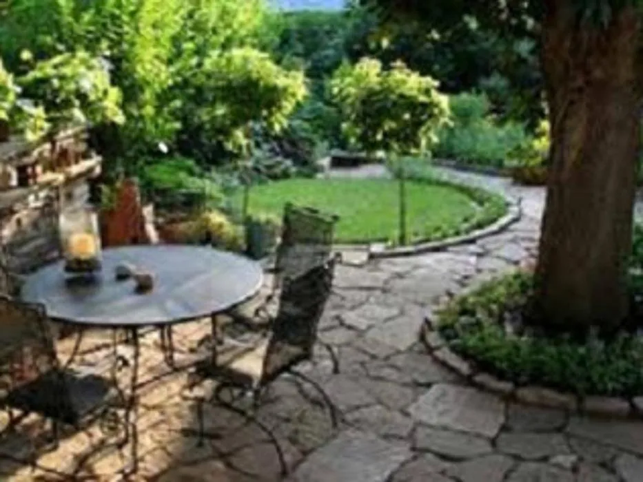 Professional yard maintenance in Olive Branch, MS - Mow It Right