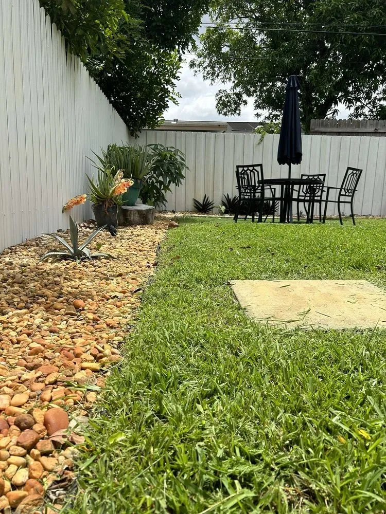 Top-rated lawn care service experts serving Pembroke Pines, FL - Mow Joe Lawn Care