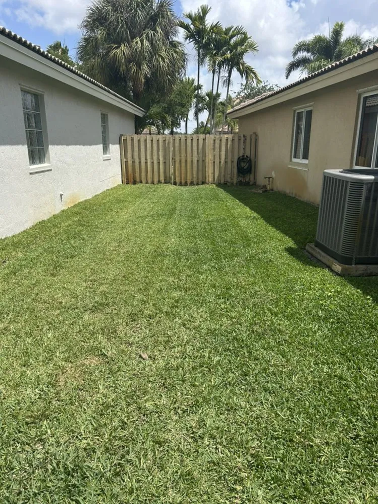 Expert lawn mowing service experts serving Pembroke Pines, FL - Mow Joe Lawn Care
