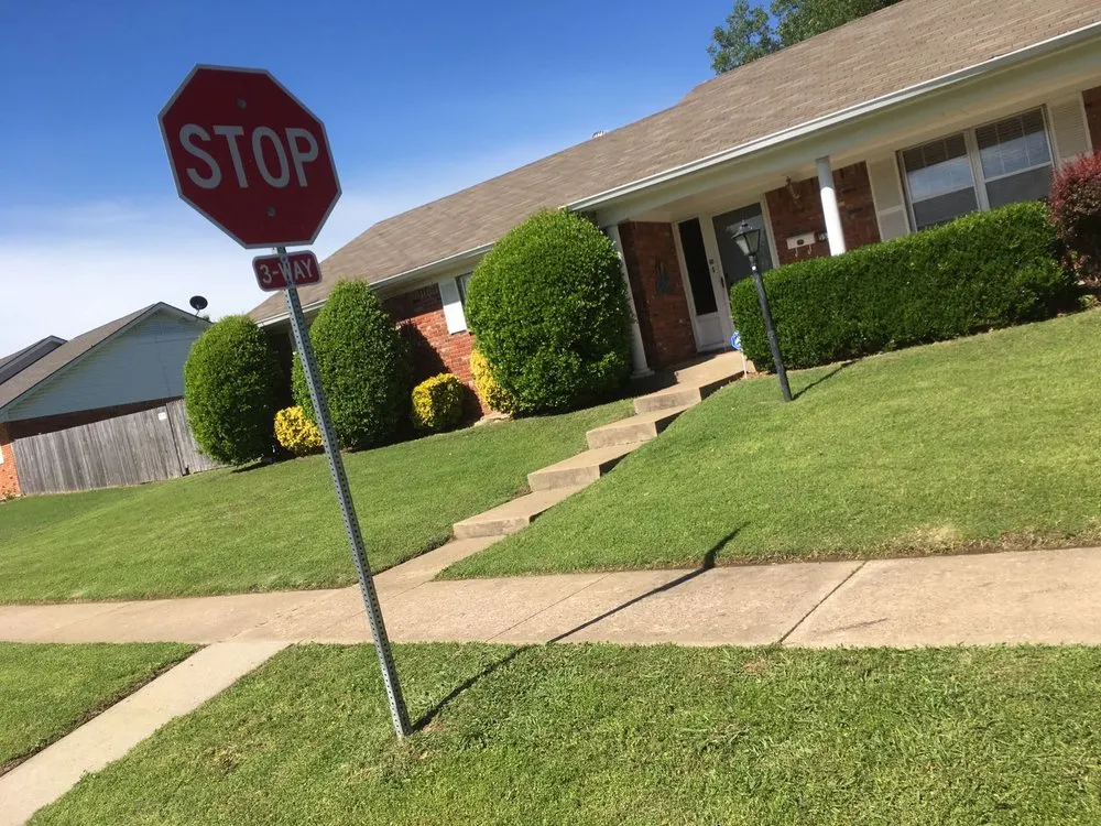 Affordable yard maintenance in Spencer, OK by Mow Managers