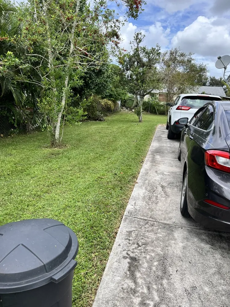 Local yard maintenance with custom design in Immokalee, FL by Mow Masters