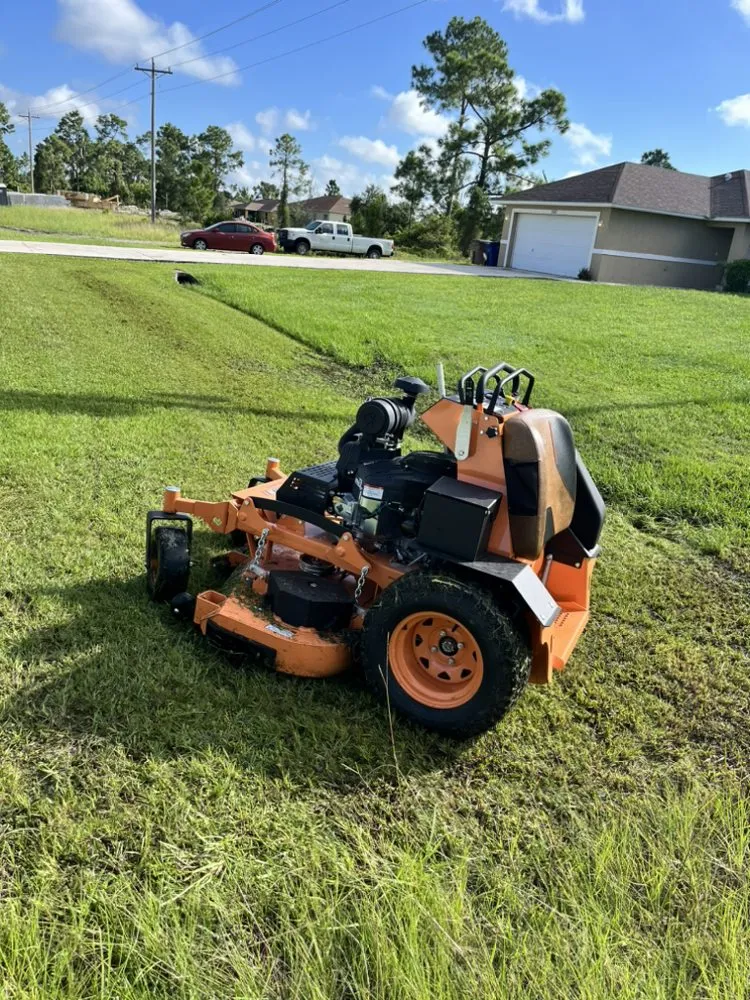 Reliable lawn mowing service experts serving Immokalee, FL - Mow Masters
