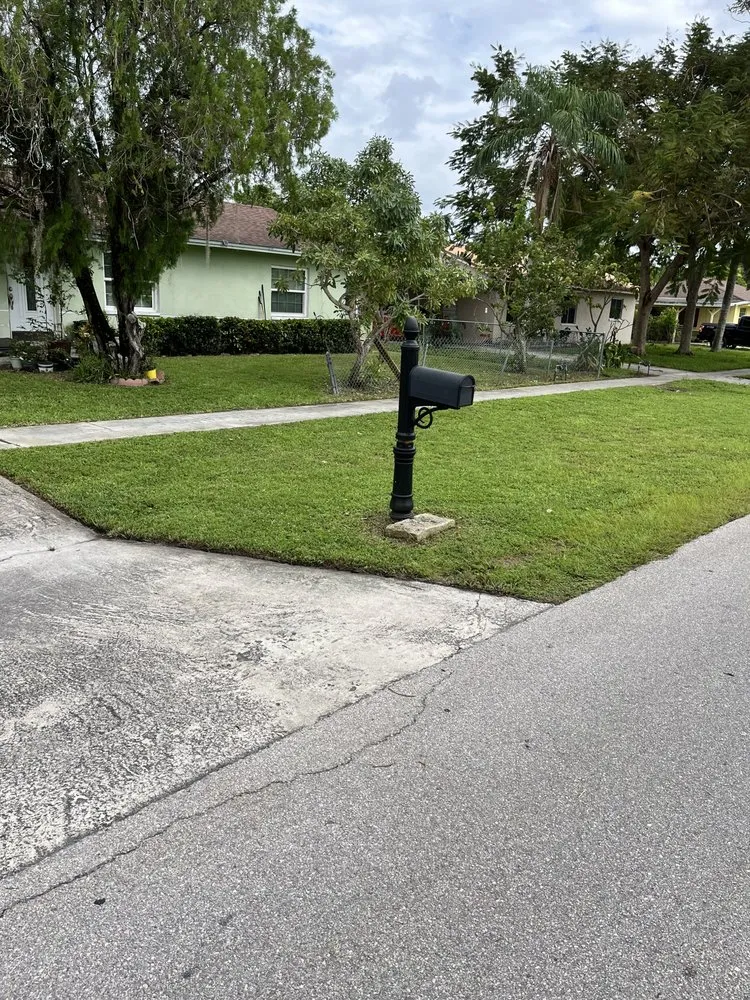 Professional landscaping services near you in Immokalee, FL by Mow Masters