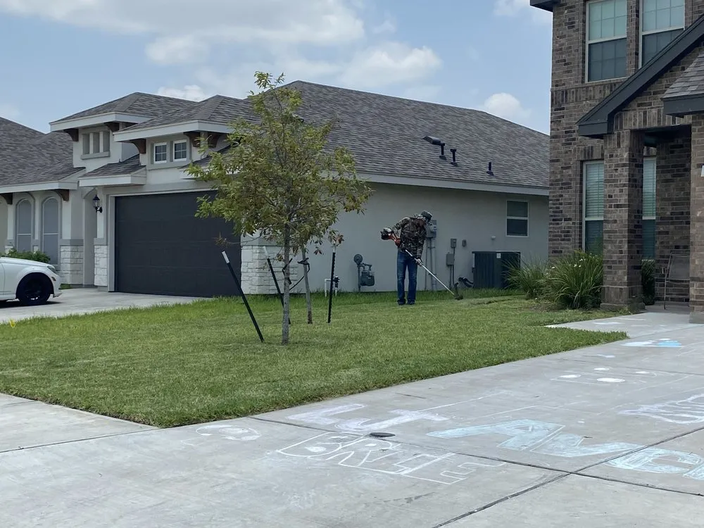 Reliable yard cleanup service with custom design across La Homa, TX - Mow N Go