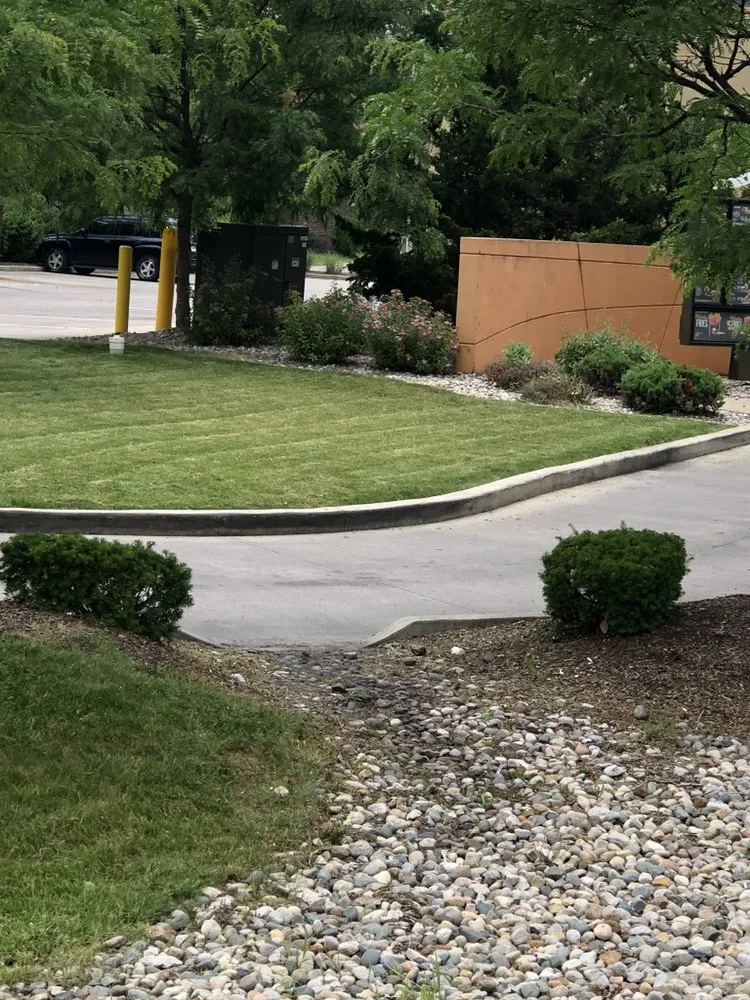 Trusted yard cleanup service with custom design across Columbus, OH - Mow 'N' Go Lawn Care