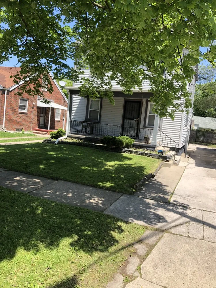 Reliable landscape design in Columbus, OH by Mow 'N' Go Lawn Care